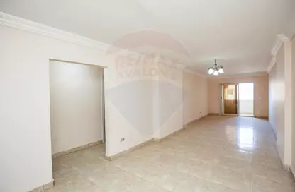 Apartment - 3 Bedrooms - 2 Bathrooms for sale in Al Salam St. - Seyouf - Hay Awal El Montazah - Alexandria