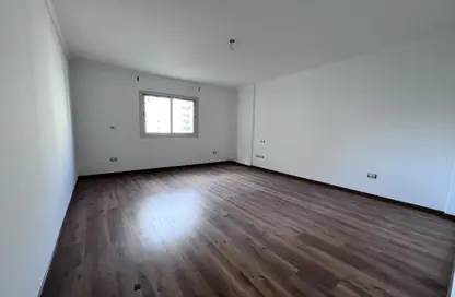 Apartment - 3 Bedrooms - 2 Bathrooms for sale in 14th of May Bridge - Smouha - Hay Sharq - Alexandria