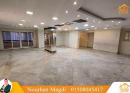 شقة - 3 غرف نوم - 3 حمامات for للبيع in طريق ابو قير - زيزينيا - حي شرق - الاسكندرية